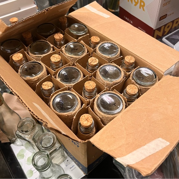 Miniature wine bottles -not wrapped in twine - Picture 5 of 5